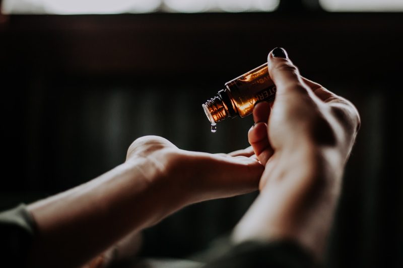 Naturalny olejek eteryczny - aromaterapia w Twoim domu